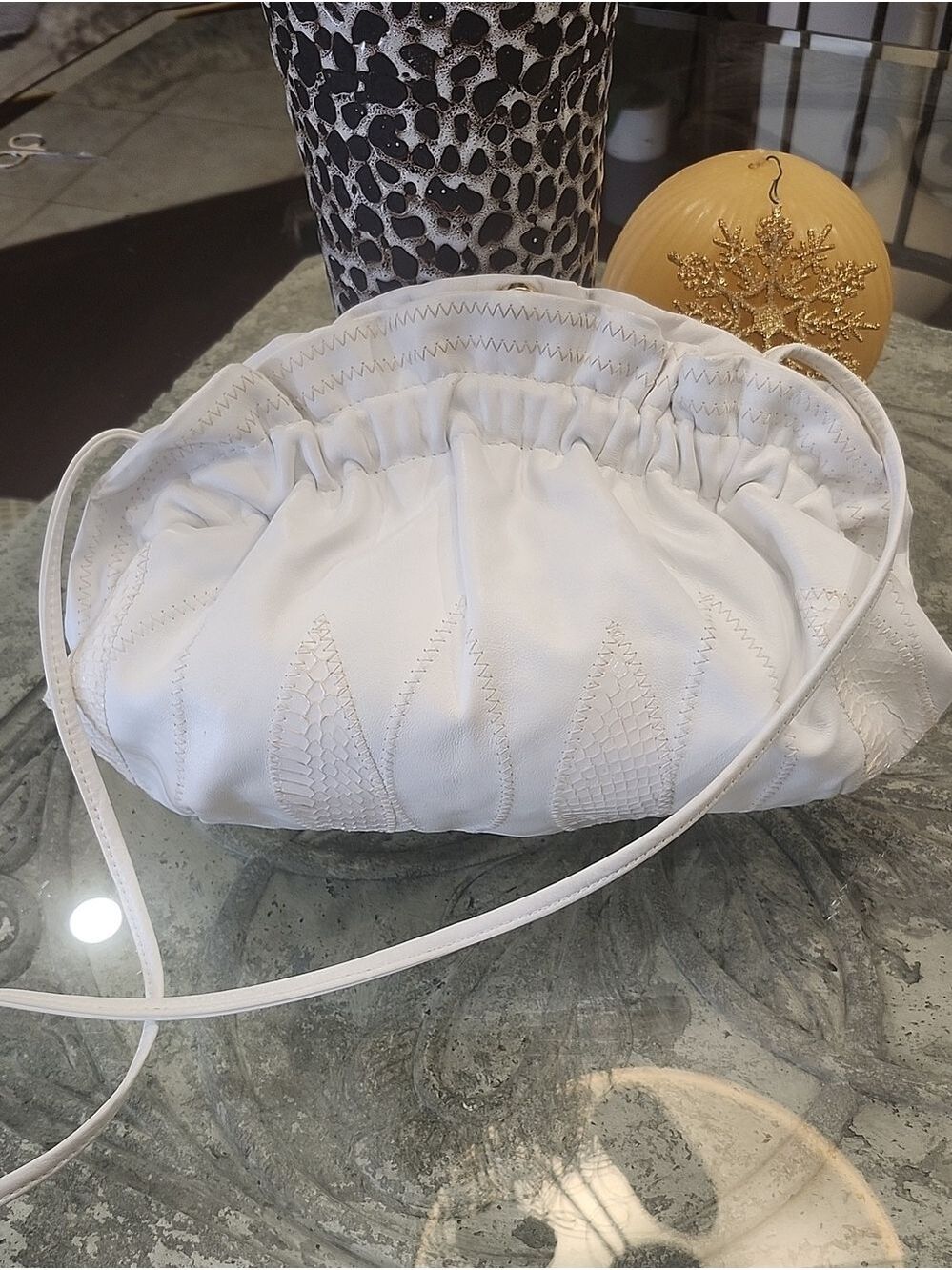 White Italian Leather Vitage 80ies Pouch Style Reptile Handbag Like New